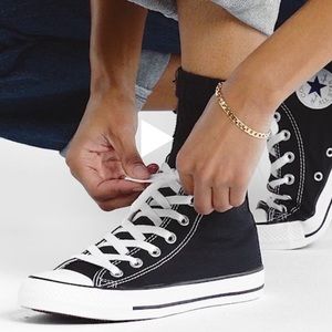 “Converse” Chuck Taylor All Star Sneakers